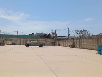 VENDO LOCAL INDUSTRIAL DE 6871 M2 EN PUENTE PIEDRA, CON UN AMPLIO PATIO DE MANIOBRAS