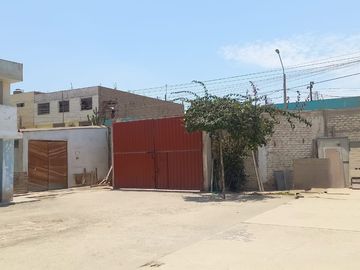 VENDO LOCAL INDUSTRIAL DE 6871 M2 EN PUENTE PIEDRA, CON UN AMPLIO PATIO DE MANIOBRAS