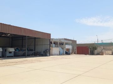 VENDO LOCAL INDUSTRIAL DE 6871 M2 EN PUENTE PIEDRA, CON UN AMPLIO PATIO DE MANIOBRAS