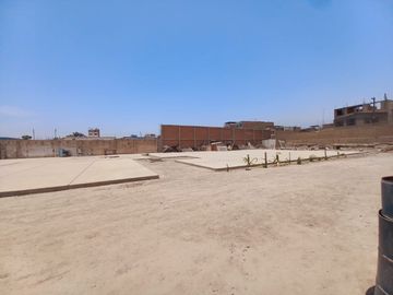 VENDO LOCAL INDUSTRIAL DE 6871 M2 EN PUENTE PIEDRA, CON UN AMPLIO PATIO DE MANIOBRAS
