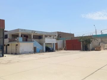 VENDO LOCAL INDUSTRIAL DE 6871 M2 EN PUENTE PIEDRA, CON UN AMPLIO PATIO DE MANIOBRAS
