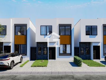 Casa en Venta en Urbanización Miracielo, Machala – Modelo Adry