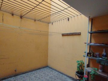 EN VENTA DEPARTAMENTO EN PRIMER PISO/ 01 COCHERA/ 02 DORMITORIOS EN LOS OLIVOS