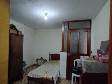 EN VENTA DEPARTAMENTO EN PRIMER PISO/ 01 COCHERA/ 02 DORMITORIOS EN LOS OLIVOS