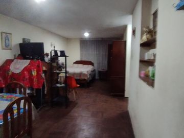 EN VENTA DEPARTAMENTO EN PRIMER PISO/ 01 COCHERA/ 02 DORMITORIOS EN LOS OLIVOS