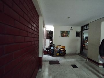 EN VENTA DEPARTAMENTO EN PRIMER PISO/ 01 COCHERA/ 02 DORMITORIOS EN LOS OLIVOS