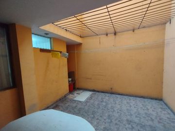 EN VENTA DEPARTAMENTO EN PRIMER PISO/ 01 COCHERA/ 02 DORMITORIOS EN LOS OLIVOS