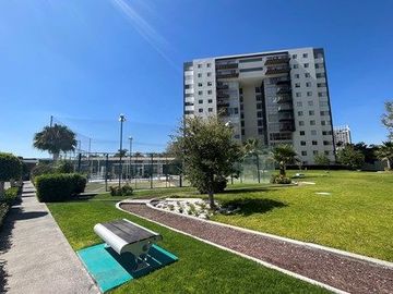 SE VENDE DEPARTAMENTO CON TERRAZA Y CUARTO DE SERVICIO EN PISO 12