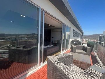 SE VENDE DEPARTAMENTO CON TERRAZA Y CUARTO DE SERVICIO EN PISO 12
