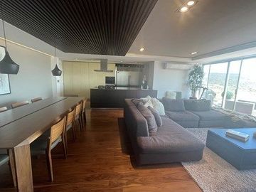 SE VENDE DEPARTAMENTO CON TERRAZA Y CUARTO DE SERVICIO EN PISO 12