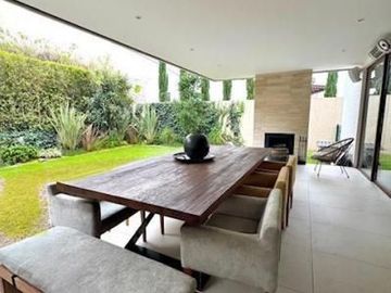 Casa en Venta con Ascensor, Doble Seguridad y 4 Dormitorios, Piscina. La Viña Alta