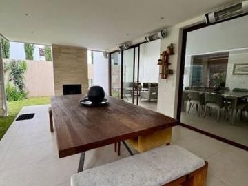 Casa en Venta con Ascensor, Doble Seguridad y 4 Dormitorios, Piscina. La Viña Alta