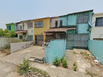 CASA EN VENTA EN GEOVILLAS LOS PINOS