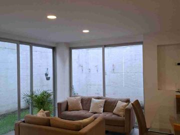 CASA EN RENTA O VENTA LA PRIMAVERA CUMBAYA