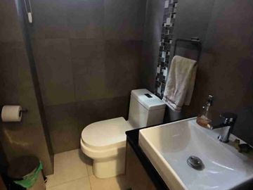 CASA EN RENTA O VENTA LA PRIMAVERA CUMBAYA