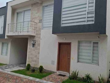CASA EN RENTA O VENTA LA PRIMAVERA CUMBAYA