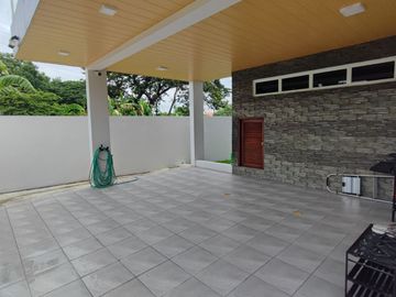 FOR SALE ALMOST NEW MODERN CONTEMPORARY HOME NEAR GLOBAL PLAZA AND S&R IN PAMPANGA