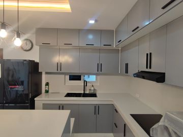 FOR SALE ALMOST NEW MODERN CONTEMPORARY HOME NEAR GLOBAL PLAZA AND S&R IN PAMPANGA