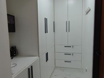 FOR SALE ALMOST NEW MODERN CONTEMPORARY HOME NEAR GLOBAL PLAZA AND S&R IN PAMPANGA