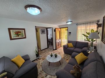 CASA EN VALLE DE ARAGON 3RA SECCION (CERCA DE METRO RIO DE LOS DEMEDIOS)