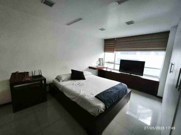 Élite edificio zona mall de sol amplia suite en venta