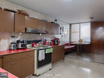 CASA EN VENTA EN SAN ISIDRO