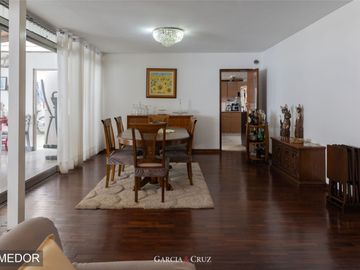 CASA EN VENTA EN SAN ISIDRO