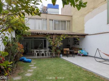 CASA EN VENTA EN SAN ISIDRO