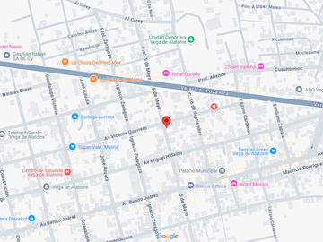 Casa en Av Vicente Guerrero, Centro, Vega de Alatorre, Ver. ¡No créditos!