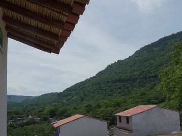 CASA CAMPESTRE EN PINCHOTE - SANTANDER, MUY CERCA DE BARICHARA Y SAN GIL. FINANCIACIÓN DIRECTA SIN ESTUDIO DE CRÉDITO.