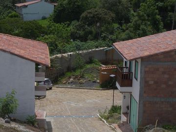 CASA CAMPESTRE EN PINCHOTE - SANTANDER, MUY CERCA DE BARICHARA Y SAN GIL. FINANCIACIÓN DIRECTA SIN ESTUDIO DE CRÉDITO.