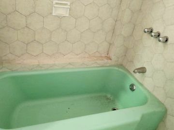 Venta departamento amplio en Barrio Centenario Guayaquil