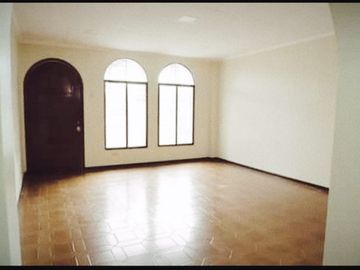 Venta departamento amplio en Barrio Centenario Guayaquil