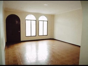 Venta departamento amplio en Barrio Centenario Guayaquil