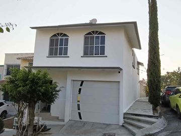 Casa en venta en Frac Monte Real zona Nte pte cerca de joyu Mayu