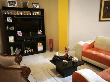 Venta casa con terraza Los Esteros Guayaquil Sur 4 habitaciones