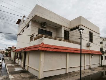 Venta casa con terraza Los Esteros Guayaquil Sur 4 habitaciones