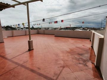 Venta casa con terraza Los Esteros Guayaquil Sur 4 habitaciones