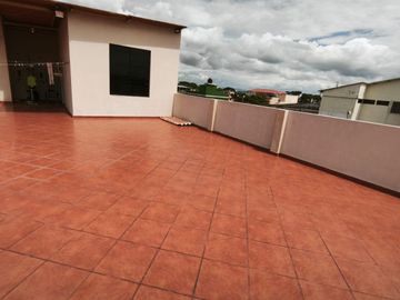 Venta casa con terraza Los Esteros Guayaquil Sur 4 habitaciones
