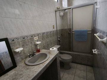 Venta casa con terraza Los Esteros Guayaquil Sur 4 habitaciones