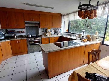 Departamento de venta, duplex. Sector El Bosque, abajo de la Occidental 257 m2. $178.000