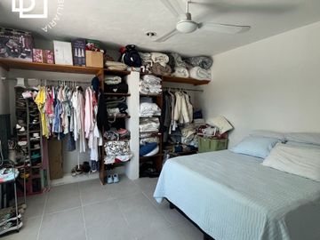 Casa en venta de 2 pisos con 3 recamaras y alberca al Norte de Mérida