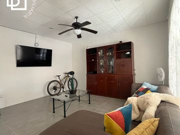 Casa en venta de 2 pisos con 3 recamaras y alberca al Norte de Mérida