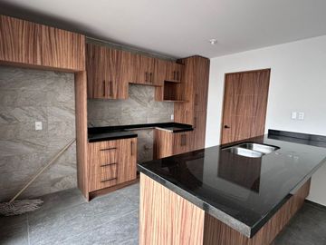 Hermosa Casa en Gran Peñon (Terrazas)