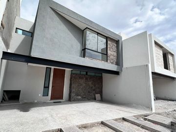 Hermosa Casa en Gran Peñon (Terrazas)