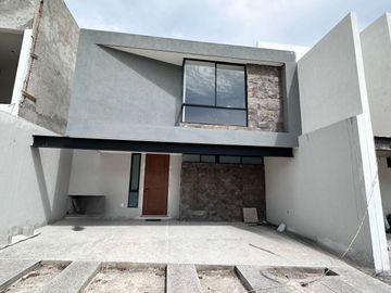 Hermosa Casa en Gran Peñon (Terrazas)