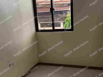 Townhouse in Quezon City Roxas near St Luke's Med Center, Skyway 3
