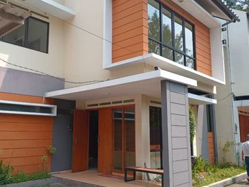 DIJUA RUMAH VILLA MINIMALIS SIAP HUNI SEJUK @ AREA LEMBANG BANDUNG UTARA