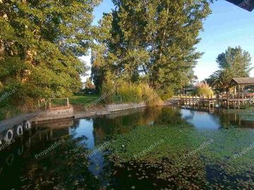 CASA CON BORDE DE LAGO MUELLE Y BAJADA DE LANCHA INDEPENDIENTE, CUENTA CON RECEPCIÓN FINAL