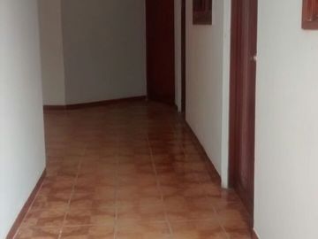 HERMOSA PROPIEDAD PARA VIVIENDA, NEGOCIO U OFICINAS - a 4 cuadras de PRECIO UNO